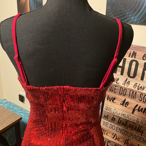 OMG!!!! Sequin Sequin and more Sequin - Picture 5 of 7